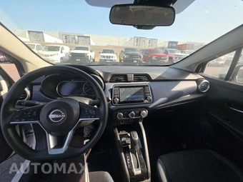 2023 Nissan Versa SV - miniatura 10
