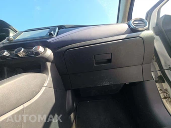 2023 Nissan Versa SV - miniatura 19