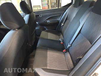 2023 Nissan Versa SV – miniatura 13
