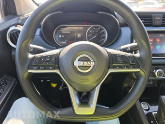 2023 Nissan Versa SV - miniatura 10