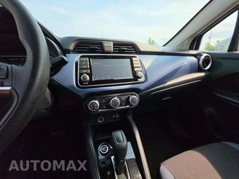 2023 Nissan Versa SV - miniatura 10