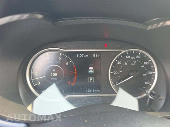 2023 Nissan Versa SV - miniatura 9