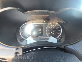 2023 Nissan Versa SV – miniatura 12