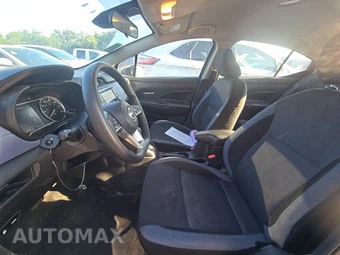 2023 Nissan Versa SV – miniatura 7