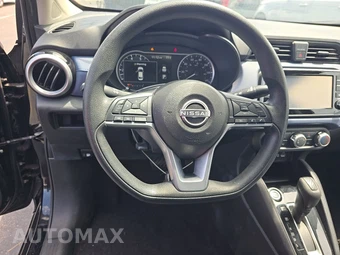 2023 Nissan Versa SV – miniatura 10