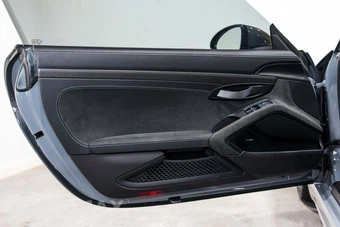 2023 Porsche 718 Cayman GT4 RS - miniatura 19