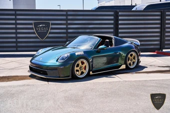 2023 Porsche 911 Targa 4 GTS - miniatura 5