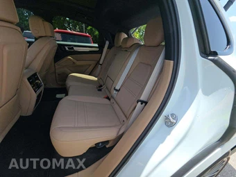 2023 Porsche Cayenne Coupe Platinum Edition – miniatura 7