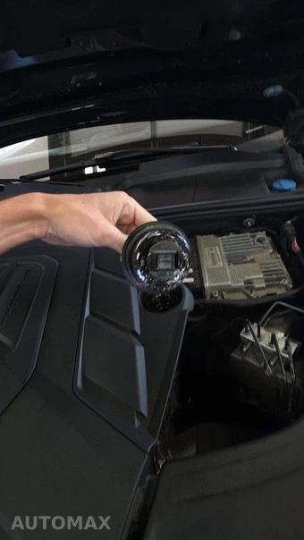 2023 Porsche Cayenne Coupe Platinum Edition – miniatura 18