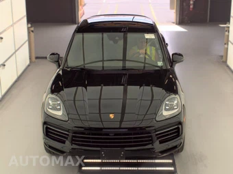 2023 Porsche Cayenne Coupe Platinum Edition – miniatura 2