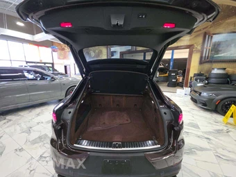 2023 Porsche Cayenne Coupe Platinum Edition – miniatura 14