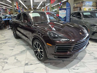 2023 Porsche Cayenne Coupe Platinum Edition – miniatura 4