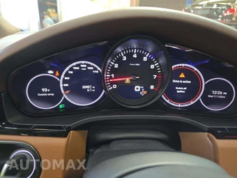 2023 Porsche Cayenne Coupe Platinum Edition – miniatura 9