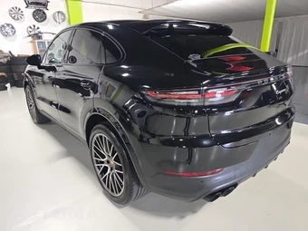 2023 Porsche Cayenne Coupe Platinum Edition – miniatura 6