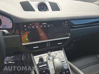 2023 Porsche Cayenne Coupe Platinum Edition – miniatura 11