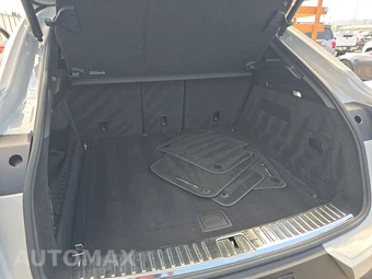 2023 Porsche Cayenne Coupe Platinum Edition – miniatura 16