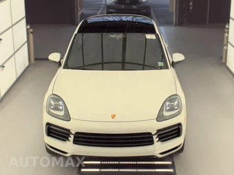 2023 Porsche Cayenne Coupe Platinum Edition – miniatura 2