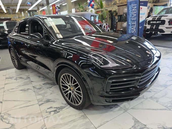 2023 Porsche Cayenne Coupe Platinum Edition – miniatura 4