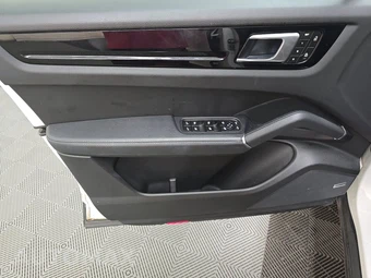 2023 Porsche Cayenne Coupe – miniatura 9