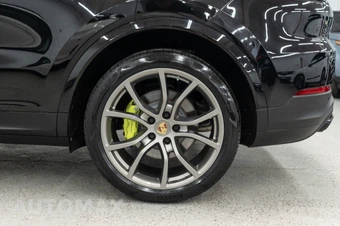 2023 Porsche Cayenne E-Hybrid Coupe Platinu - miniatura 40