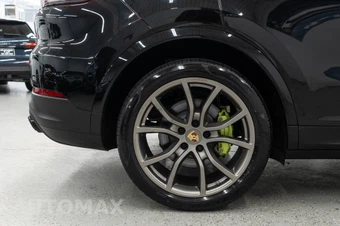 2023 Porsche Cayenne E-Hybrid Coupe Platinu - miniatura 41