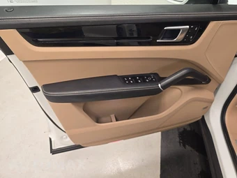 2023 Porsche Cayenne E-Hybrid Platinum Edit – miniatura 9