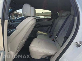 2023 Porsche Cayenne GTS Coupe – miniatura 13
