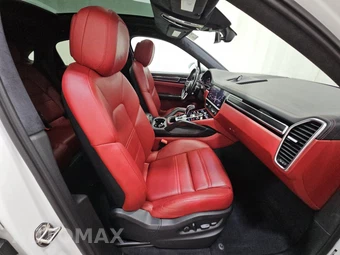2023 Porsche Cayenne GTS Coupe – miniatura 8