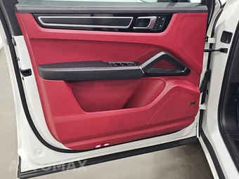 2023 Porsche Cayenne GTS Coupe – miniatura 9