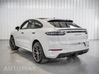 2023 Porsche Cayenne GTS Coupe - miniatura 3