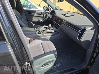 2023 Porsche Cayenne GTS – miniatura 8