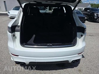 2023 Porsche Cayenne GTS – miniatura 14