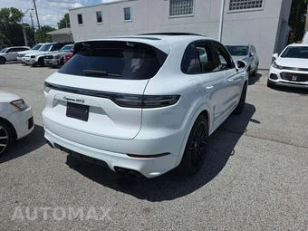 2023 Porsche Cayenne GTS – miniatura 3