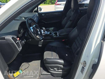 2023 Porsche Cayenne GTS – miniatura 6