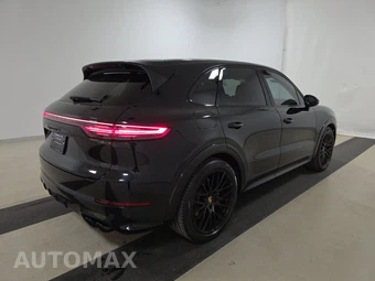 2023 Porsche Cayenne GTS – miniatura 4