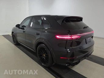2023 Porsche Cayenne GTS – miniatura 6