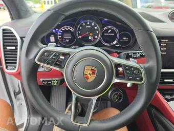 2023 Porsche Cayenne GTS - miniatura 10