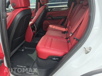 2023 Porsche Cayenne GTS - miniatura 13