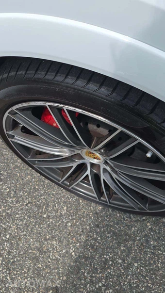 2023 Porsche Cayenne GTS - miniatura 23
