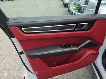 2023 Porsche Cayenne GTS - miniatura 9