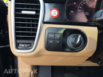 2023 Porsche Cayenne Platinum Edition – miniatura 27