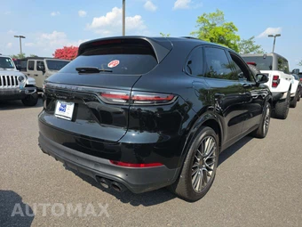 2023 Porsche Cayenne Platinum Edition – miniatura 3