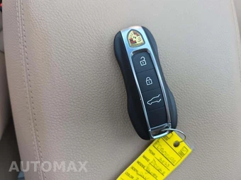 2023 Porsche Cayenne Platinum Edition – miniatura 8