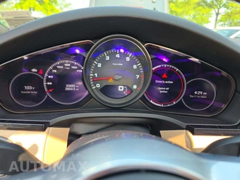 2023 Porsche Cayenne Platinum Edition – miniatura 9