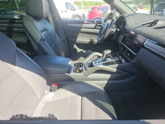 2023 Porsche Cayenne Platinum Edition – miniatura 8