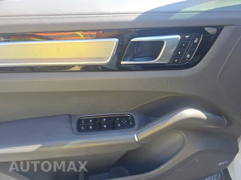 2023 Porsche Cayenne Platinum Edition – miniatura 9