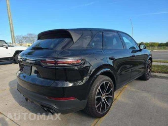 2023 Porsche Cayenne Platinum Edition – miniatura 3