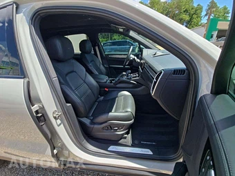 2023 Porsche Cayenne Platinum Edition – miniatura 18