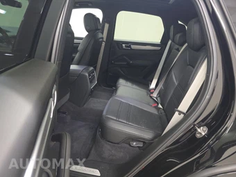 2023 Porsche Cayenne Platinum Edition – miniatura 13