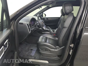 2023 Porsche Cayenne Platinum Edition – miniatura 7